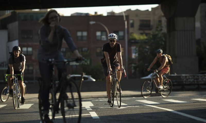 Experts Back Mandatory Bike Helmets but Not All Cyclists Are Sold