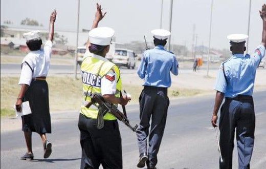 Traffic police loses bribe money to highway robber