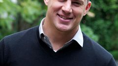 40 Celebrities Who've Shaved Their Heads