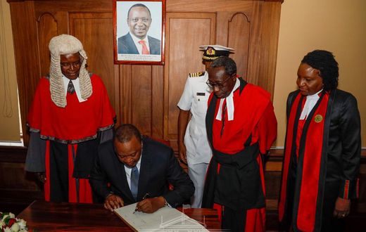 I buy my own newspaper - President Uhuru Kenyatta advises Chief Justice David Maraga on saving funds in Judiciary budget