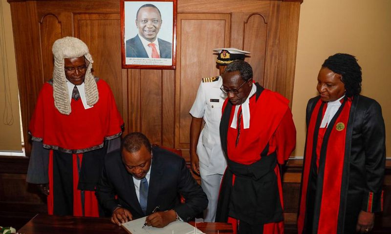 I buy my own newspaper - President Uhuru Kenyatta advises Chief Justice David Maraga on saving funds in Judiciary budget