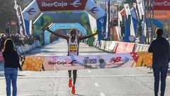 Rheox Kipruto celebrating his victory in Valencia, Spain