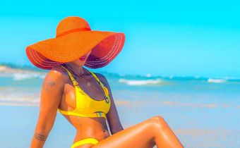 Huddah Monroe in trouble after attacking Alcohol Billboards in Nairobi