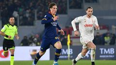 AS Roma's Italian midfielder Nicolo Zaniolo (C) looks set to miss Euro 2020.
