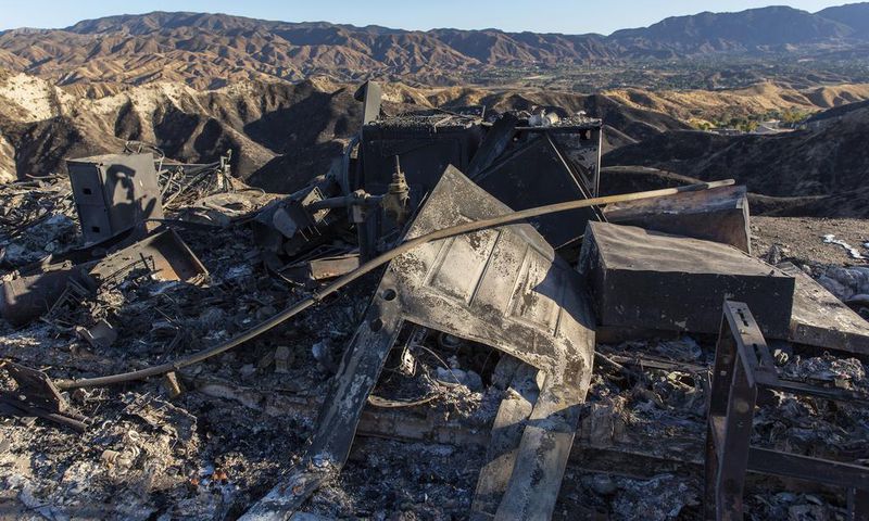 Utility to Shut Off Power to 1 Million Customers as California Fire Rages