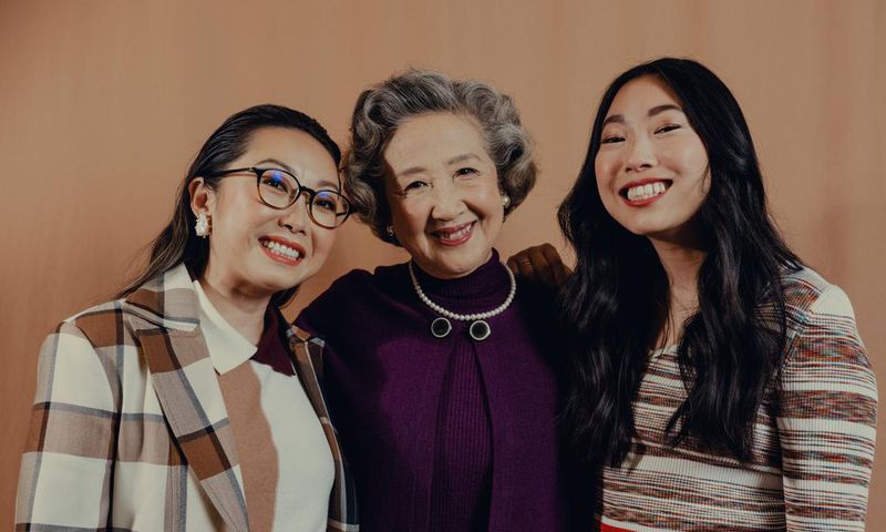 Best Supporting Grandma? For 'The Farewell,' an Oscar Campaign Begins