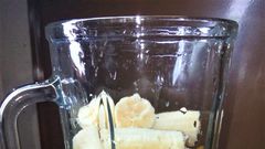 #RecipeWithAPulseliveTwist: 3-in-1 mango, strawberry, green breakfast smoothie