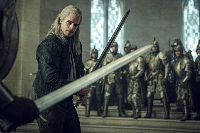 Henry Cavill's Super Strong 'Witcher' Workout