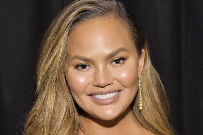Chrissy Teigen Reveals How Celebs Avoid Airports