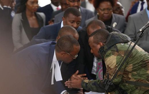 Nairobi Governor Mike Sonko with his lawyers in court