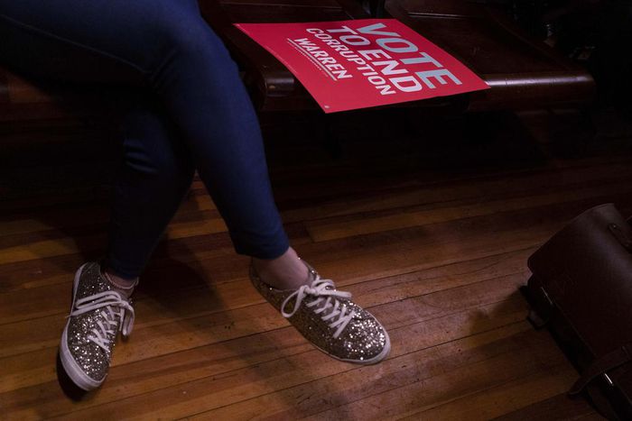 Elizabeth Warren Is Running Her Race. The Real One May Be Passing Her By.