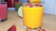 #RecipeWithAPulseliveTwist: 3-in-1 mango, strawberry, green breakfast smoothie