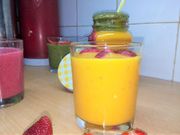 #RecipeWithAPulseliveTwist: 3-in-1 mango, strawberry, green breakfast smoothie