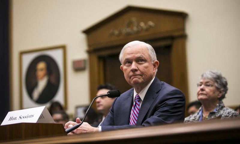 Sessions, Praising President, Announces Run for Senate