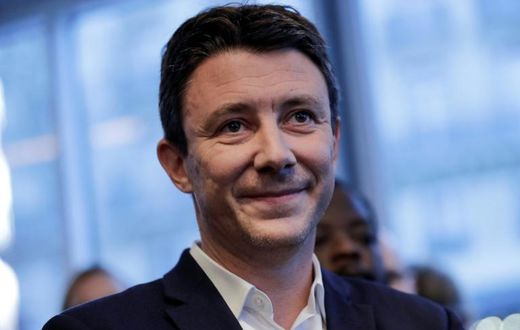 On Wednesday evening, a website published a video with messages addressed to a woman which was said to have come from the former government spokesman