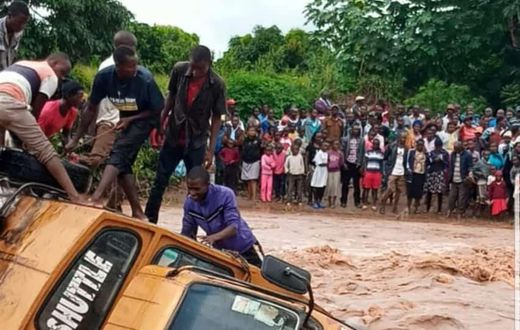 46-seater matatu with passengers plunges into flooded River Kyamela, Makueni County