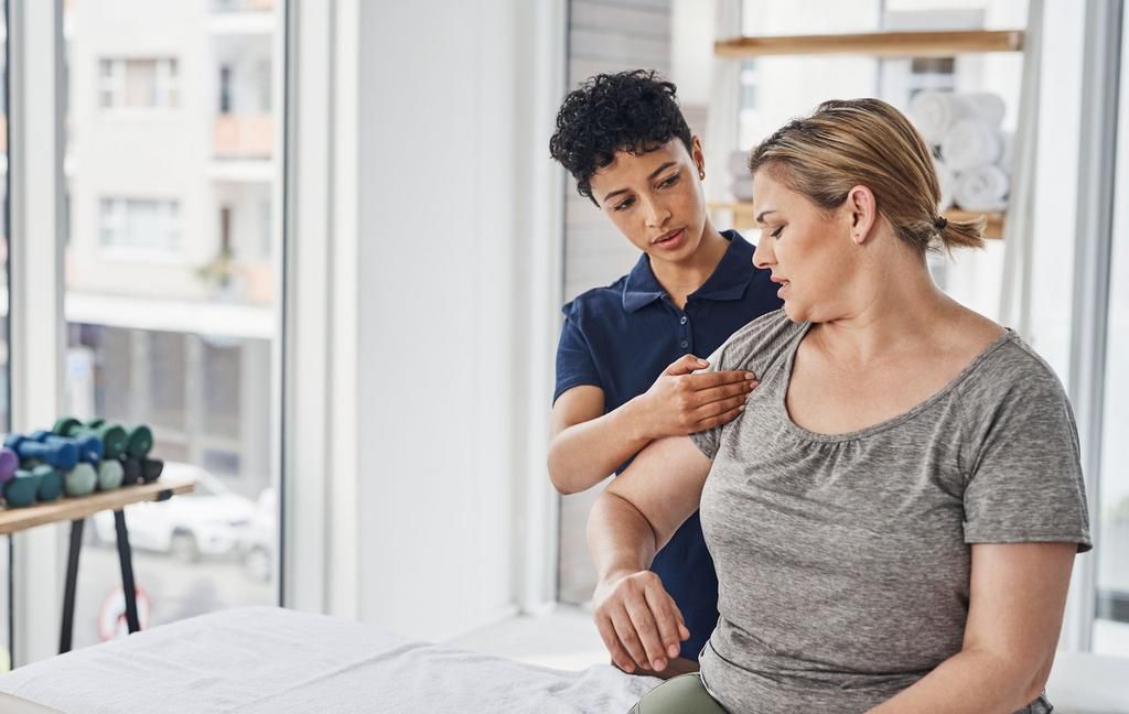 15 Sports Massage Benefits And Tips To Know Before You Book