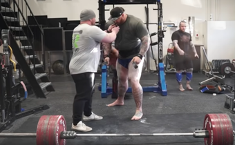 Why Weightlifters Use Smelling Salts