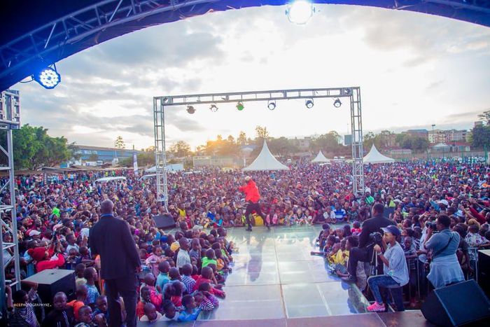 Singer Mr Seed brings Ruiru to a standstill, acquires first family car (Photo+Video)