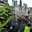 The strike against government pensions reform is on course to surpass the longest transport stoppage in France which lasted for 28 days in 1986 and early 1987