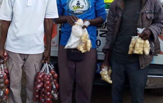 Traders arrested using banned plastic bags