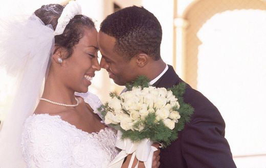Wedding day tips (HelloBeautiful)