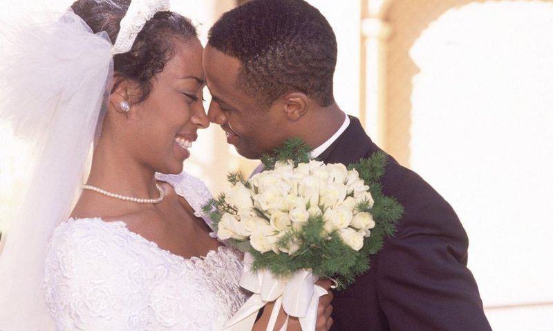 Wedding day tips (HelloBeautiful)