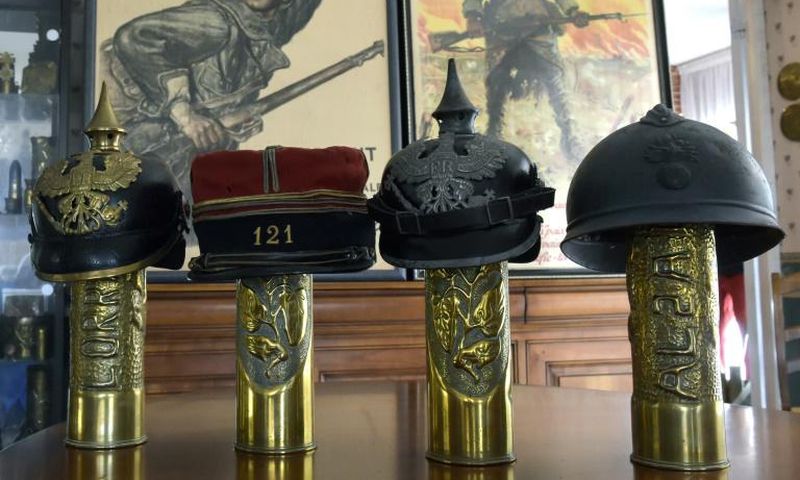 A new study found that the French 'Adrian' helmet (R) used in World War I provided better protection from overhead blasts than a modern US model