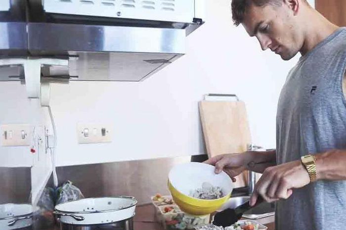 This Guy Prepped a Week of Meals for $15