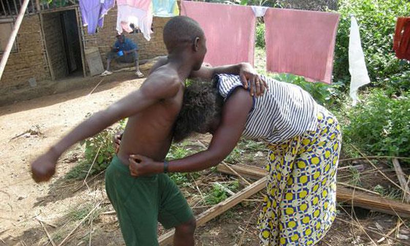 Man-beating-wife(zambiadailynation)