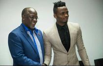 President John Magufuli calls Diamond  Platnumz in the middle of his show in Kigoma, lauds his form his hardworking spirit  (Video)