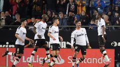 Kondogbia celebrates Valencia's equaliser