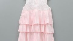 Layered frills to hide your big tummy (Little Muffet)