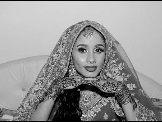 Diamonds producer weds in colorful wedding (photos)