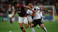 Reinier (L) in action for Flamengo in a Brazilian league game against Rio de Janeiro rivals Vasco da Gama in November