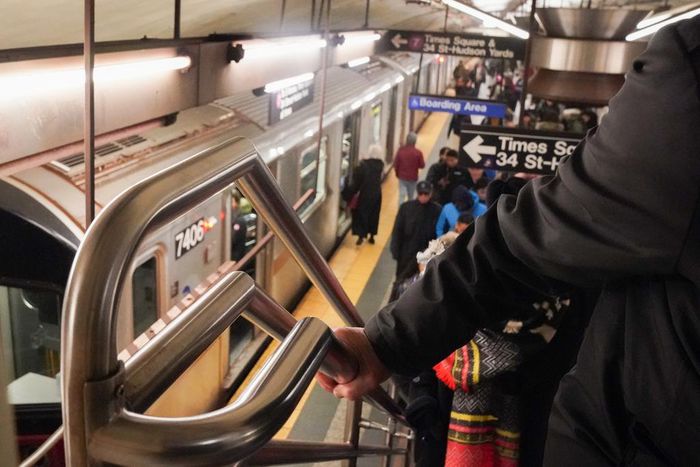 Coronavirus in N.Y.: Panic Shopping for Masks, but Brunch Is Packed