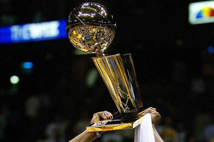 Kobe Bryant and a Daughter Dead in Helicopter Crash