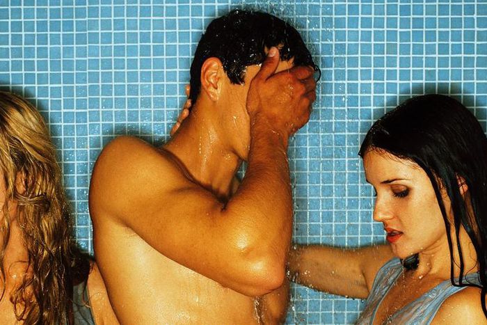 11 Stories From People Who Regret Their Threesomes