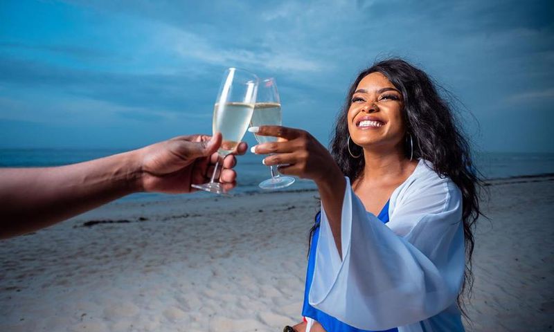 How Avril is unwinding at the Coast (Photos)