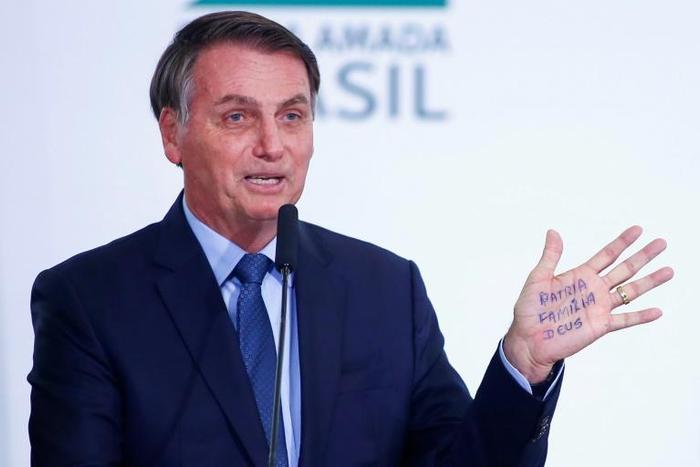 Bolsonaro announced on Twitter that General Walter Souza Braga Netto would take over the top post in his cabinet