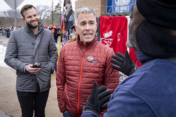 Joe Walsh Ends Challenge to Trump After Getting 1% in Iowa