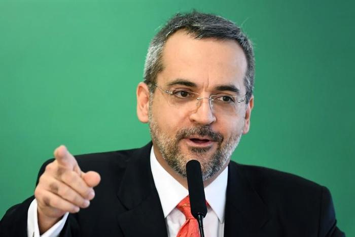 Brazilian Education Minister Abraham Weintraub is under fire for making a spelling mistake on Twitter