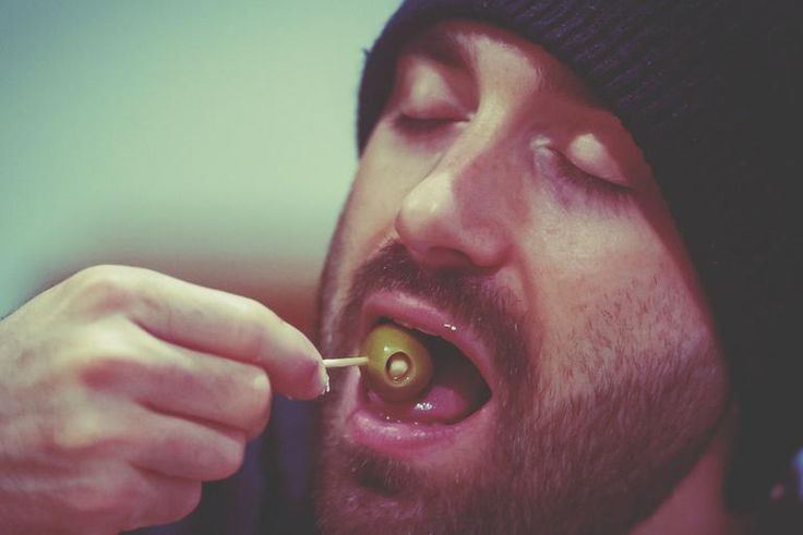 Dr. Pimple Popper Pops an 'Olive Pit' Cyst