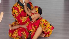 Stylish mom and daughter (fashionruk)
