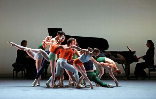 Review: Mark Morris Fits Houston Ballet to a 'V'