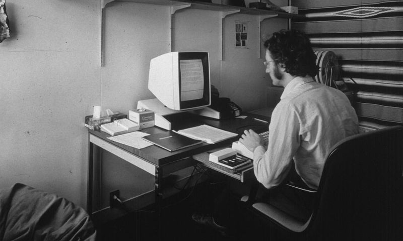 Lawrence Tesler, Pioneer of Personal Computing, Dies at 74