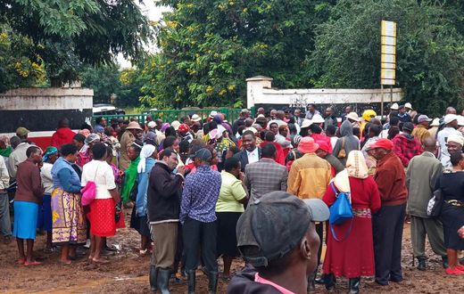 Drama as journalists and locals bundled out of Uhuru’s event in Kirinyaga