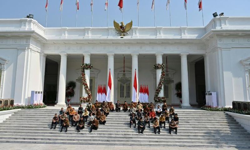 Indonesian President Joko Widodo introduced his new cabinet on the palace steps