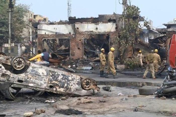 Delhi's worst sectarian violence in decades with deadly battles between Hindus and Muslims has left parts of the Indian capital looking like a war zone.