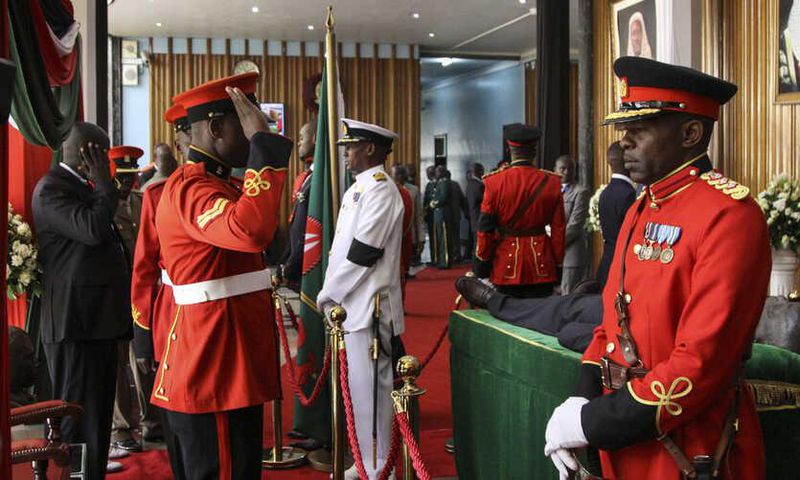 Kenyans viewing body of the late retired president Daniel Moi